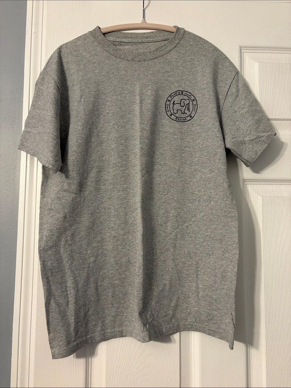 Puppie Love Crewneck Tee in gray with Philadephia Eagles back- Medium